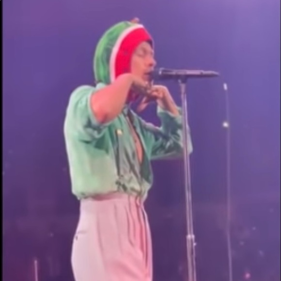 Meet your Posher, Kaitlie - Picture 2 of 7